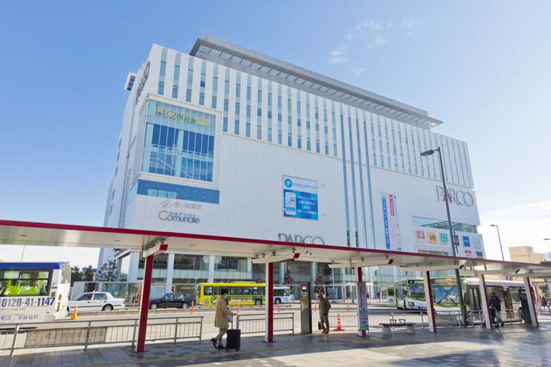 「浦和」駅東口には複合公共施設「コムナーレ」がオープン
